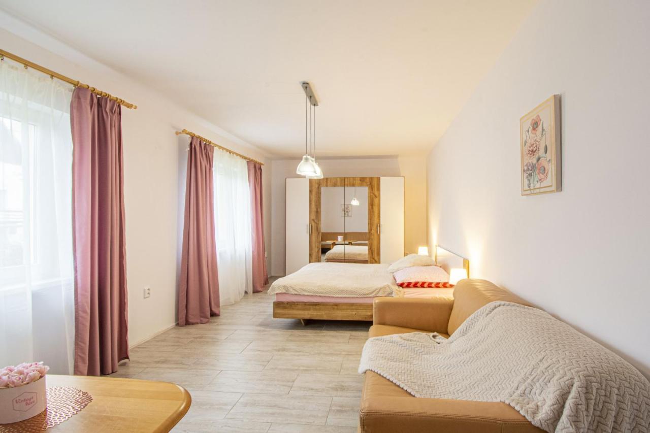 Velky Apartman Zlamanka Kroměříž Esterno foto