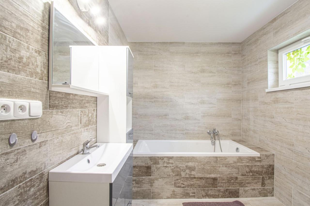 Velky Apartman Zlamanka Kroměříž Esterno foto
